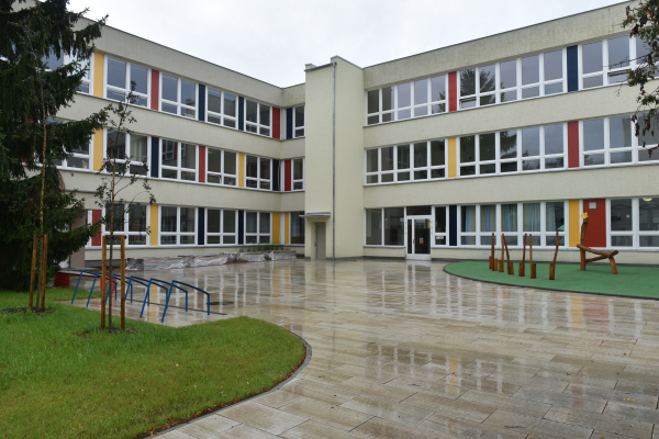 Tisková zpráva - návrh na odvolání ředitelky ZŠ a MŠ Pastviny