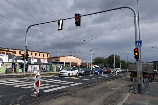 Semafor na přechodu Svratecká přes Kníničskou opět v provozu!