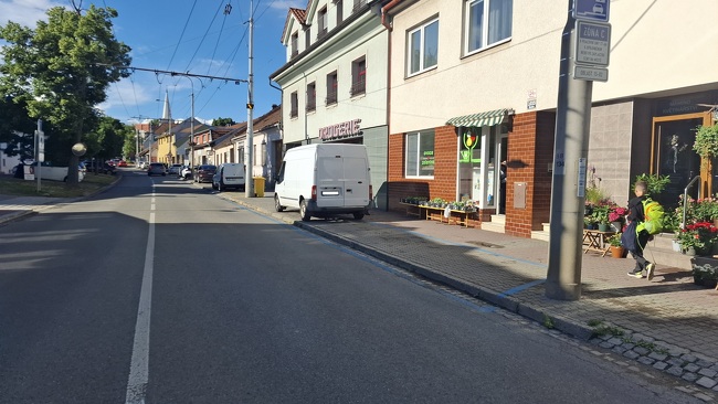 parkovací stání na Hlavní
